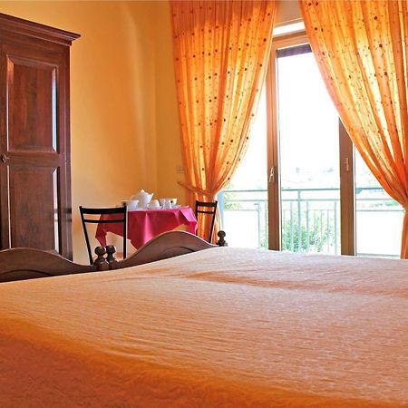란다조 Ai Tre Parchi Bed And Bike B&B 외부 사진