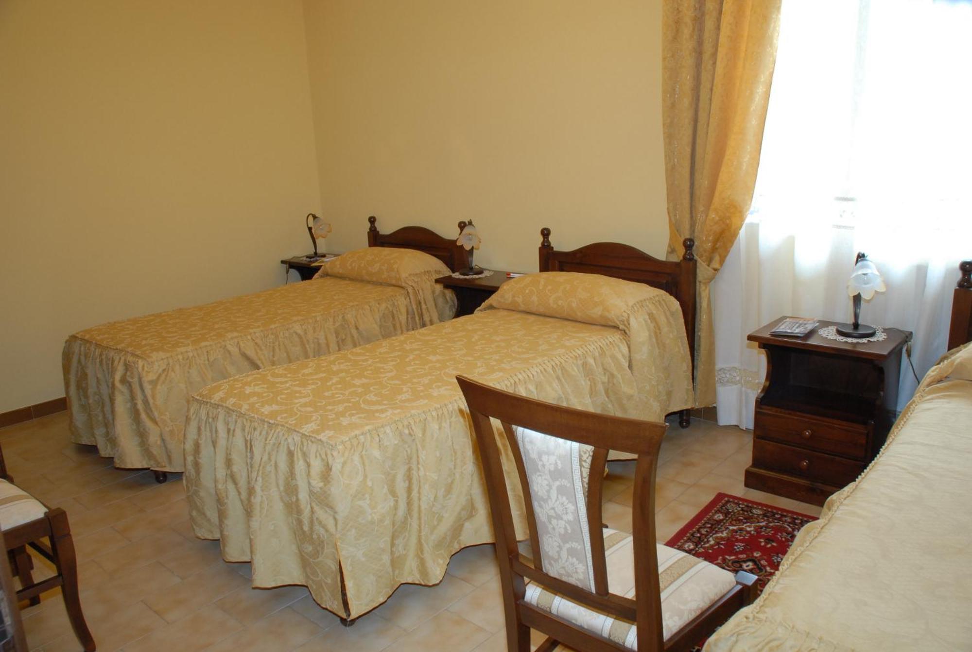 란다조 Ai Tre Parchi Bed And Bike B&B 외부 사진