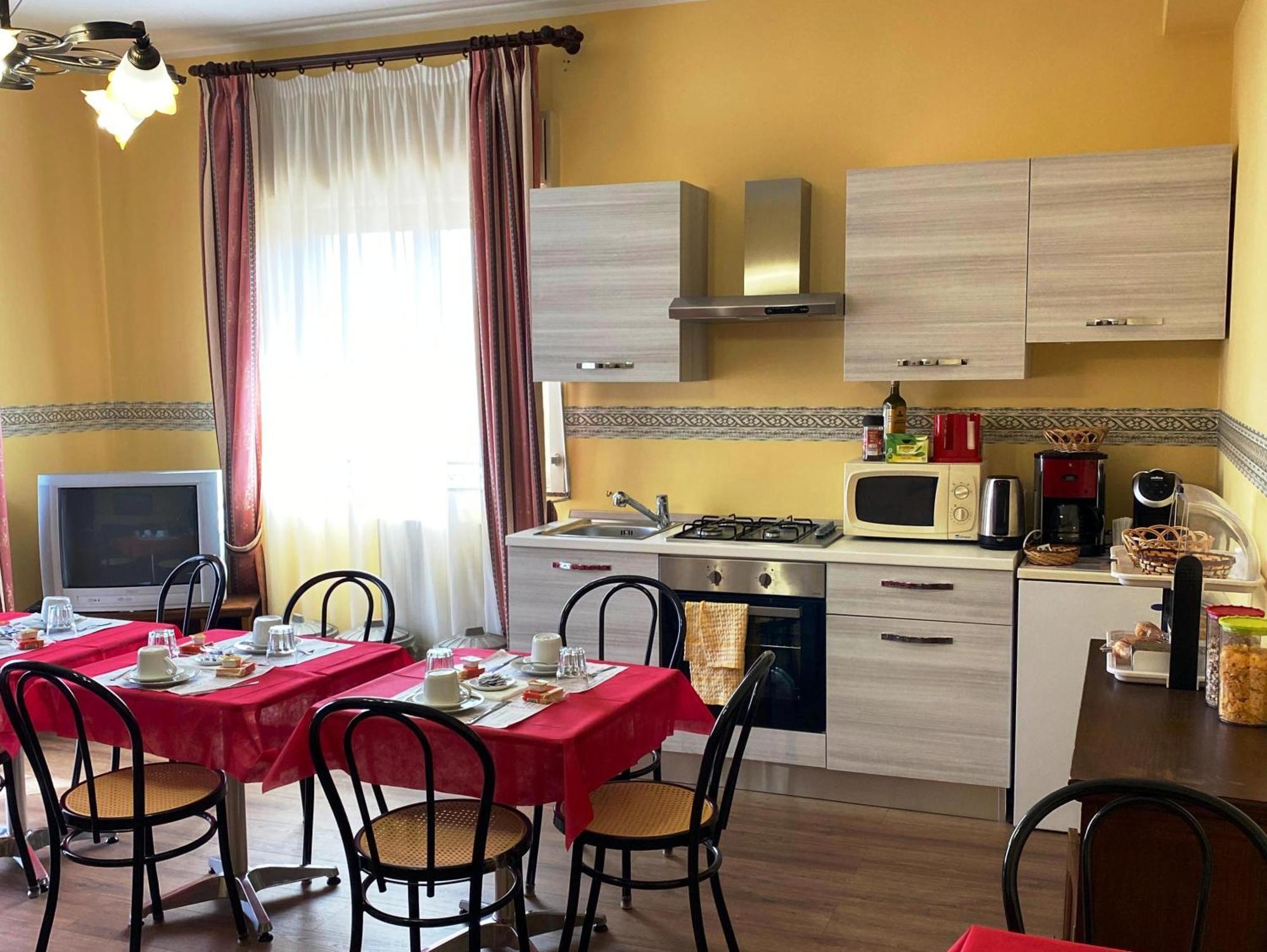 란다조 Ai Tre Parchi Bed And Bike B&B 외부 사진