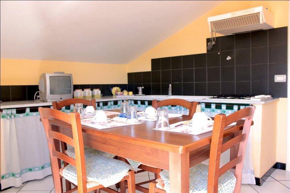 란다조 Ai Tre Parchi Bed And Bike B&B 외부 사진