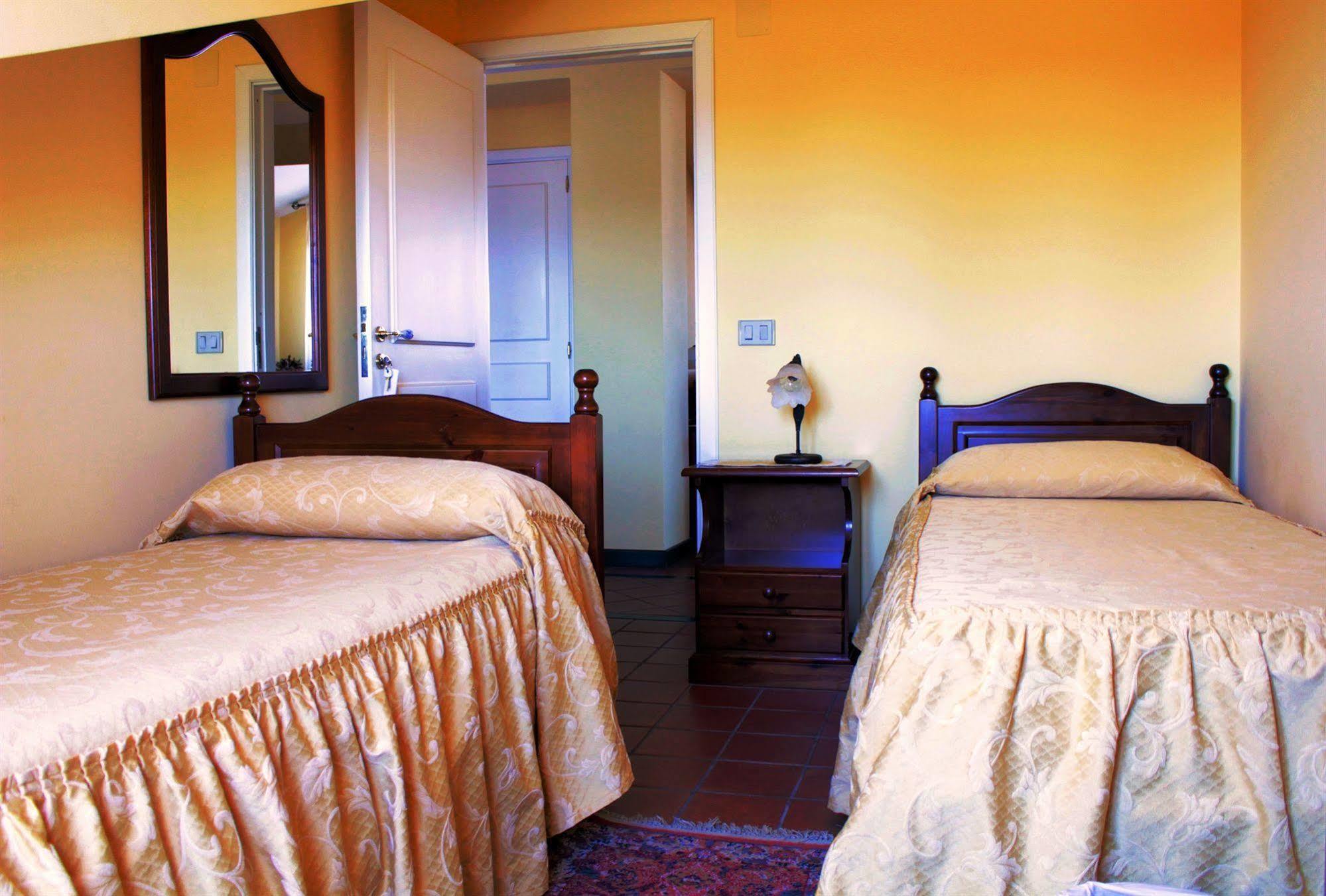 란다조 Ai Tre Parchi Bed And Bike B&B 외부 사진