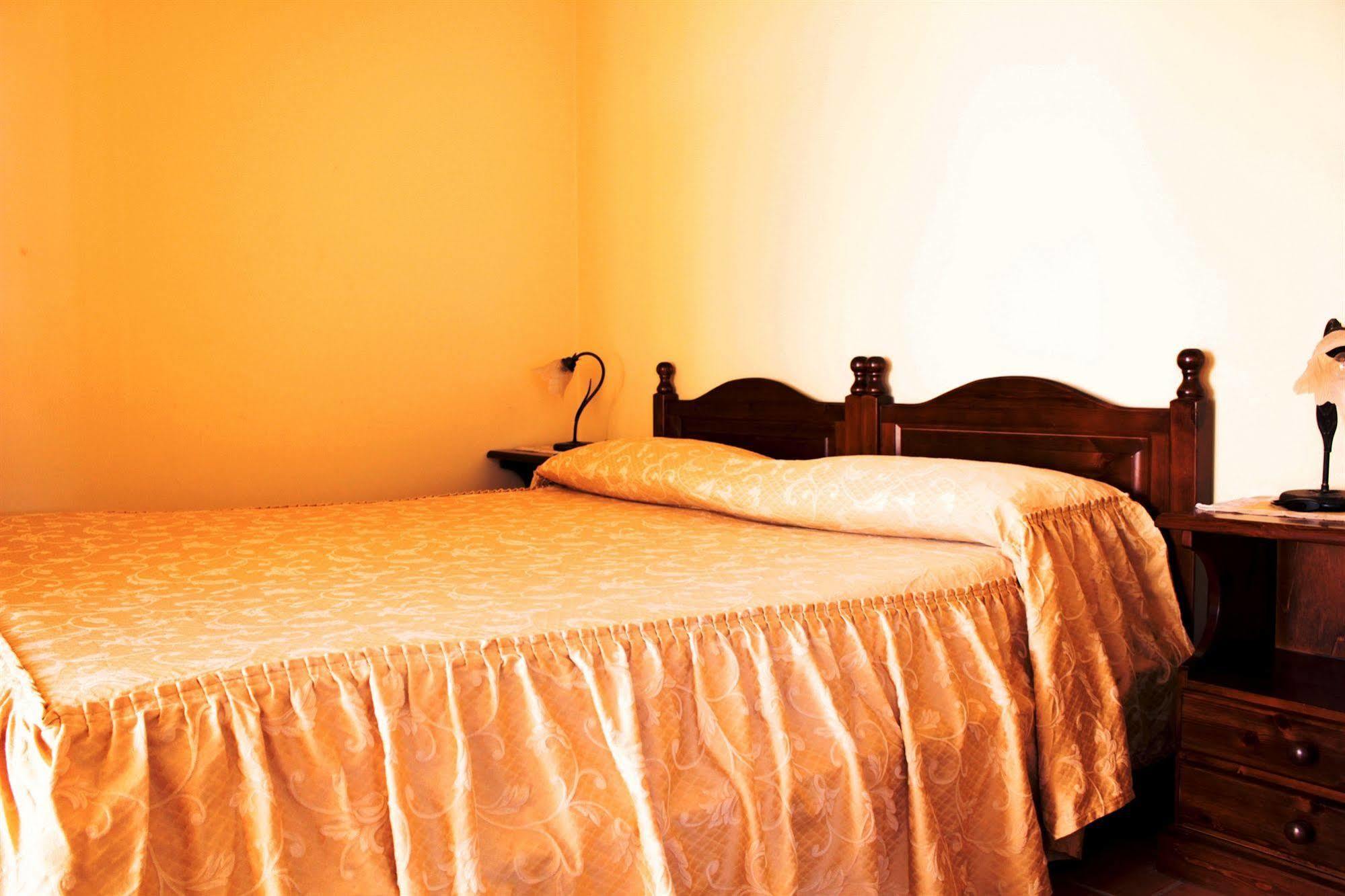 란다조 Ai Tre Parchi Bed And Bike B&B 외부 사진