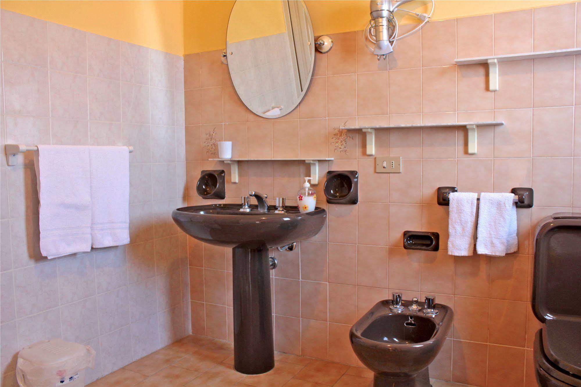 란다조 Ai Tre Parchi Bed And Bike B&B 외부 사진