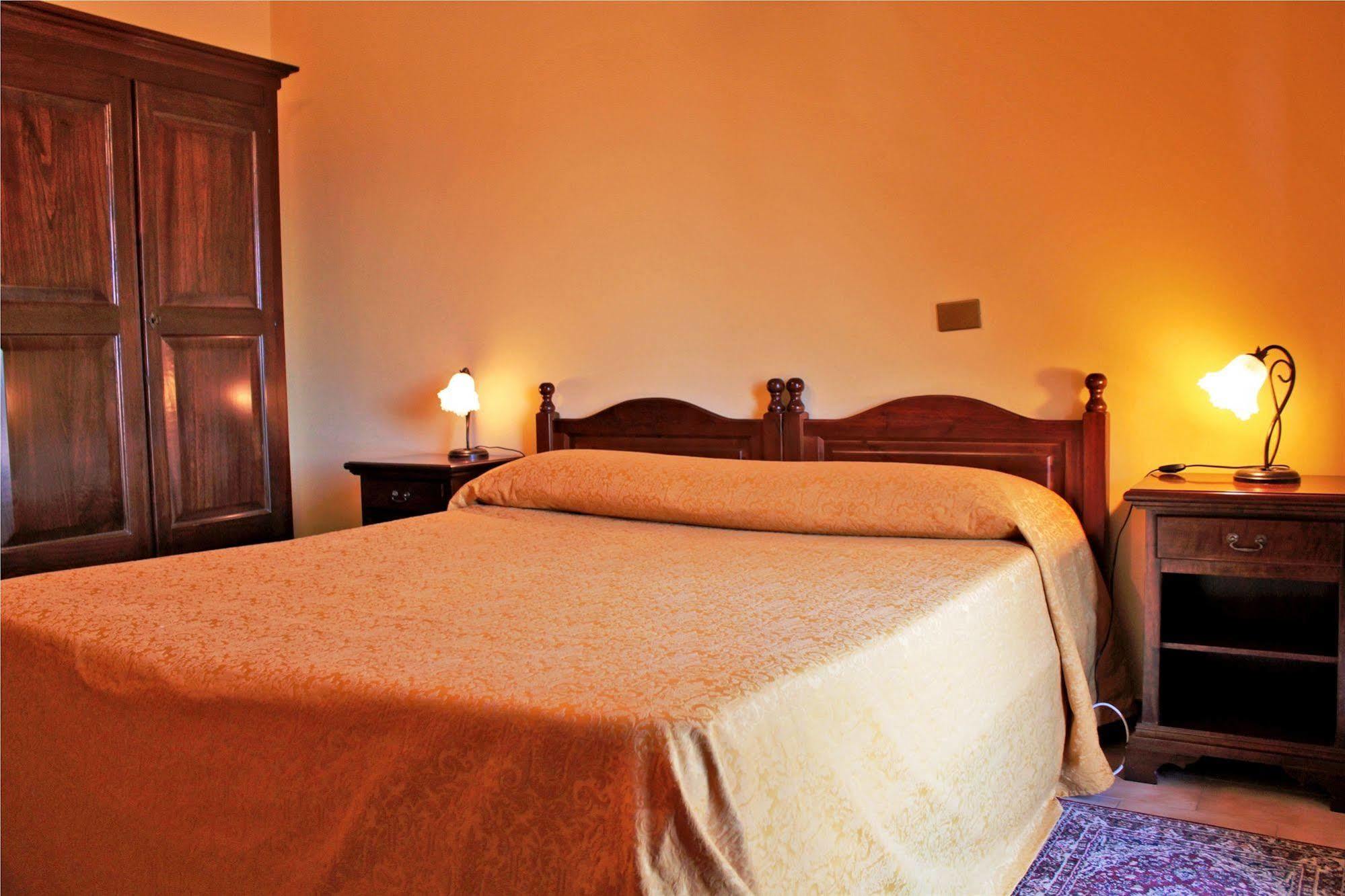 란다조 Ai Tre Parchi Bed And Bike B&B 외부 사진