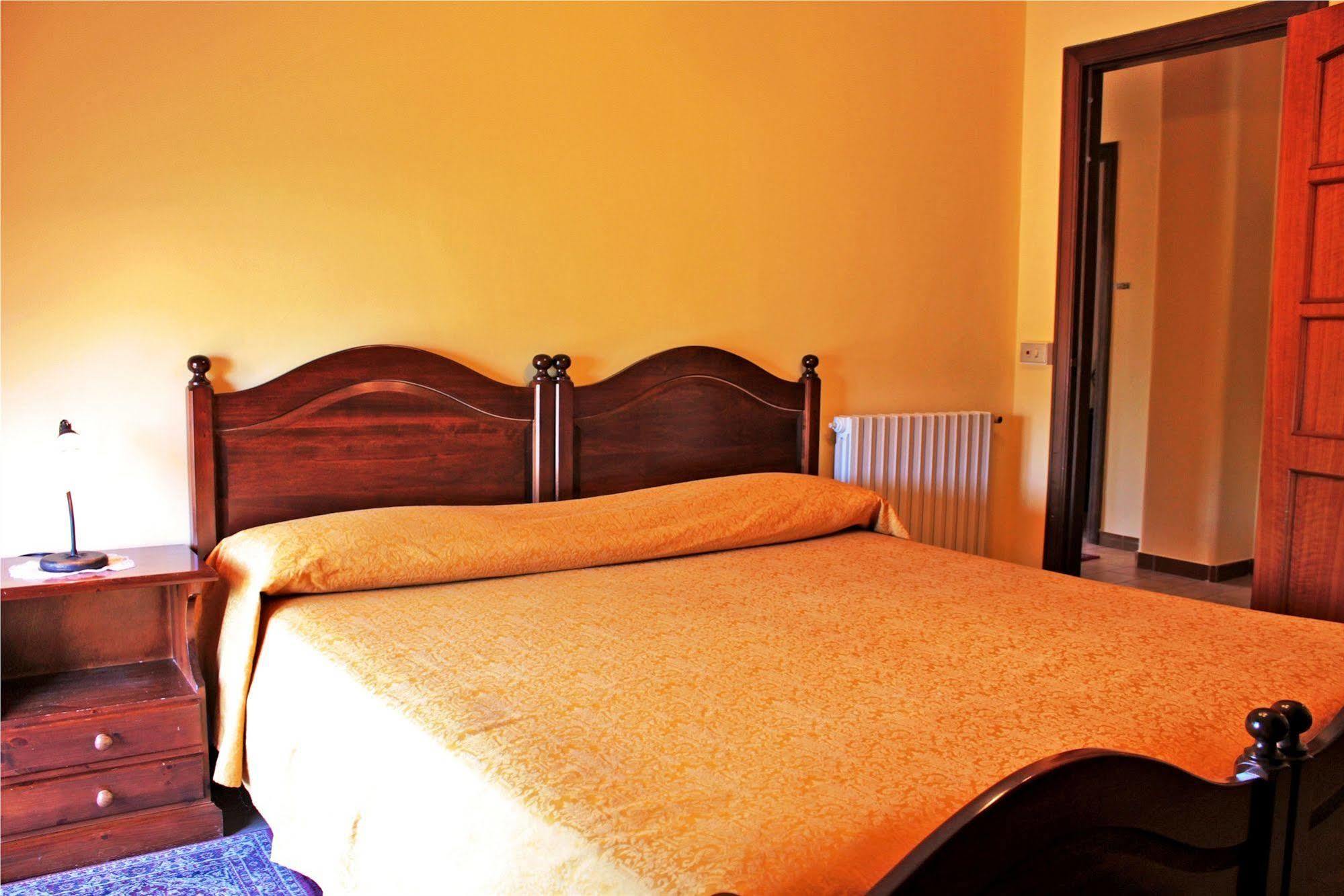 란다조 Ai Tre Parchi Bed And Bike B&B 외부 사진