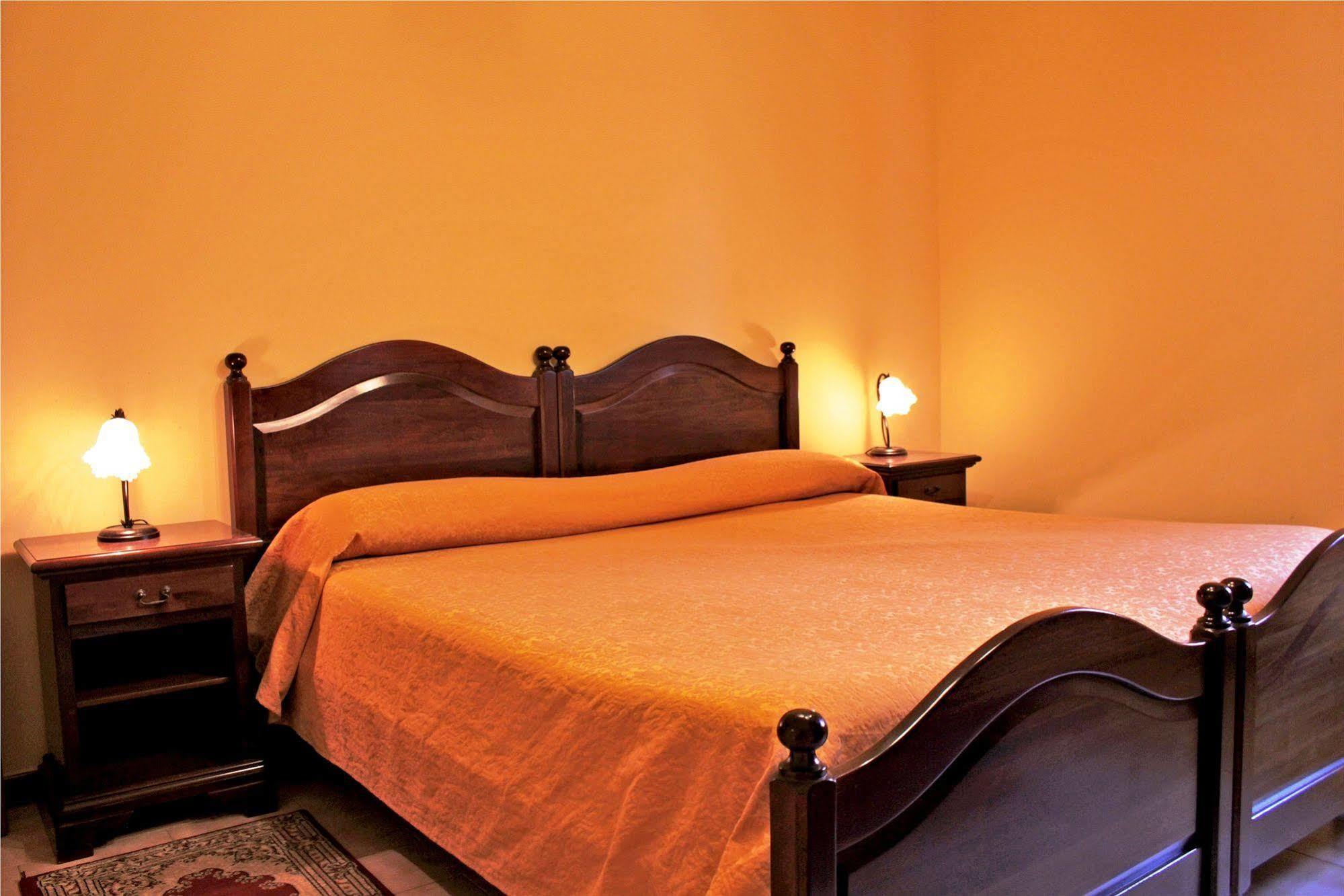 란다조 Ai Tre Parchi Bed And Bike B&B 외부 사진
