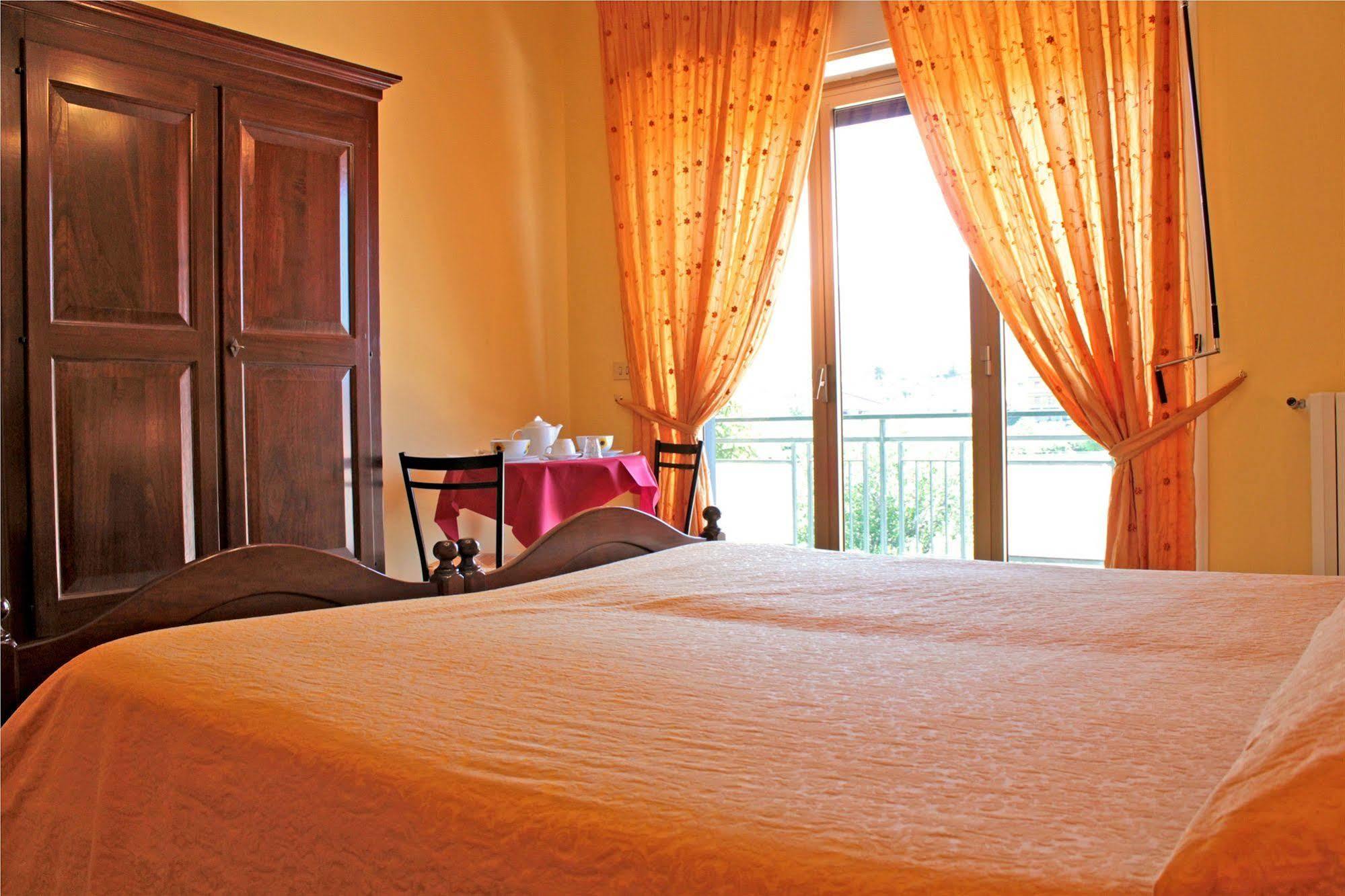 란다조 Ai Tre Parchi Bed And Bike B&B 외부 사진