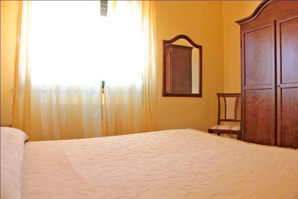 란다조 Ai Tre Parchi Bed And Bike B&B 외부 사진
